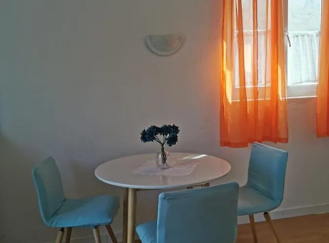 Roses Brac Apartment
